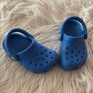 Crocs toddler blue classic clog crocs size 4